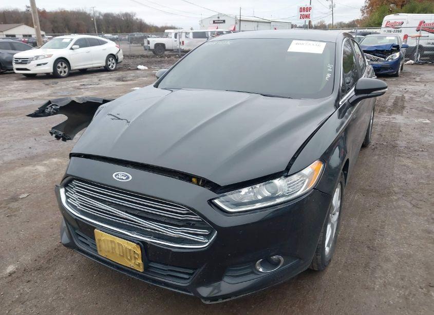 Photo 2 of 2013 Ford Fusion SE (VIN 3FA6P0HR1DR154950)