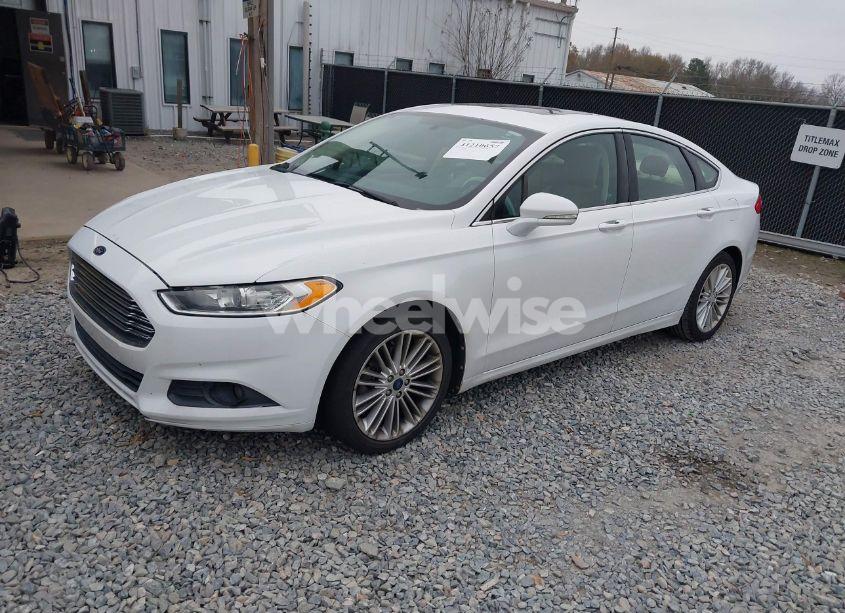 Photo 2 of 2013 Ford Fusion SE (VIN 3FA6P0HR1DR160988)