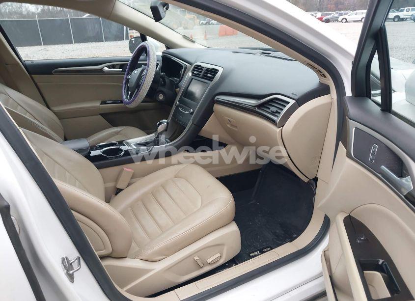 Photo 5 of 2013 Ford Fusion SE (VIN 3FA6P0HR1DR160988)