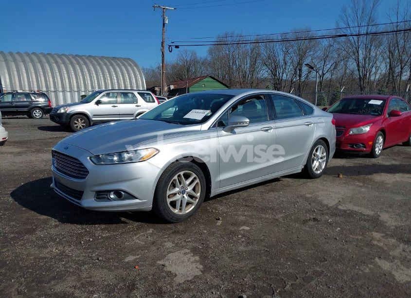 Photo 2 of 2013 Ford Fusion SE (VIN 3FA6P0HR1DR232594)