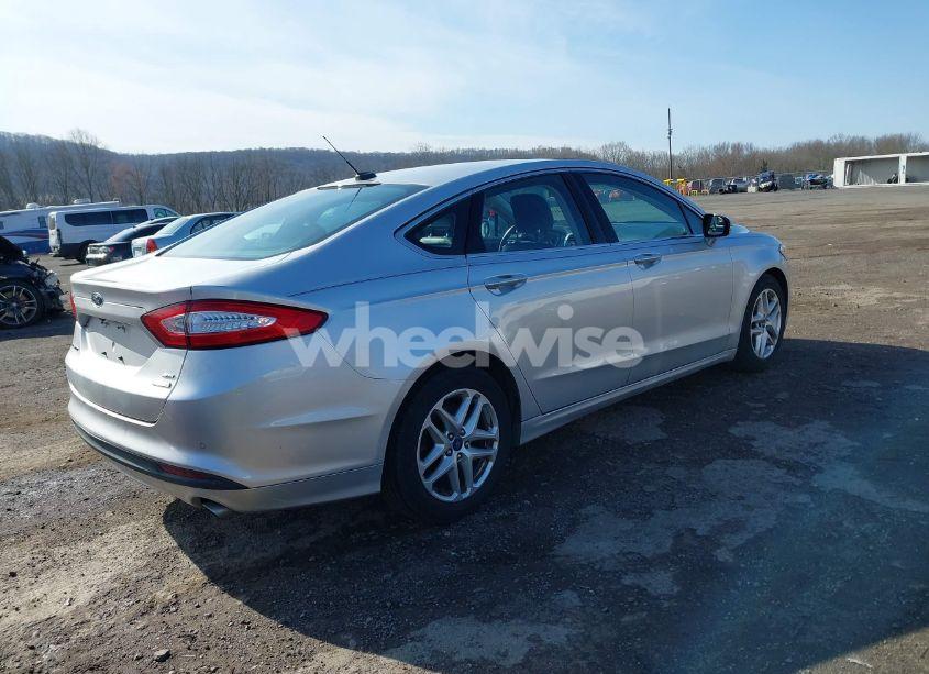 Photo 4 of 2013 Ford Fusion SE (VIN 3FA6P0HR1DR232594)