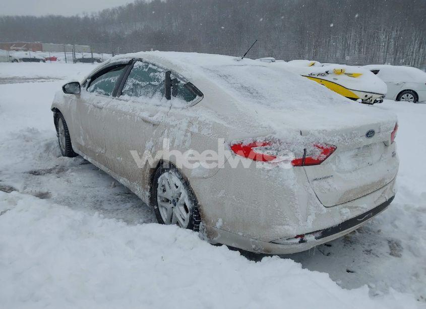 Photo 3 of 2013 Ford Fusion SE (VIN 3FA6P0HR1DR233728)