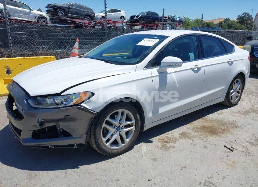 Photo 2 of 2013 Ford Fusion SE (VIN 3FA6P0HR1DR263408)