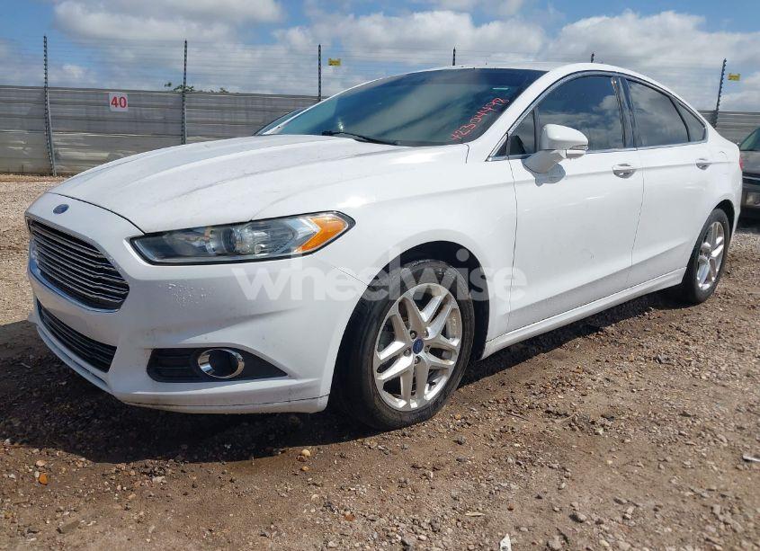 Photo 2 of 2013 Ford Fusion SE (VIN 3FA6P0HR1DR286767)