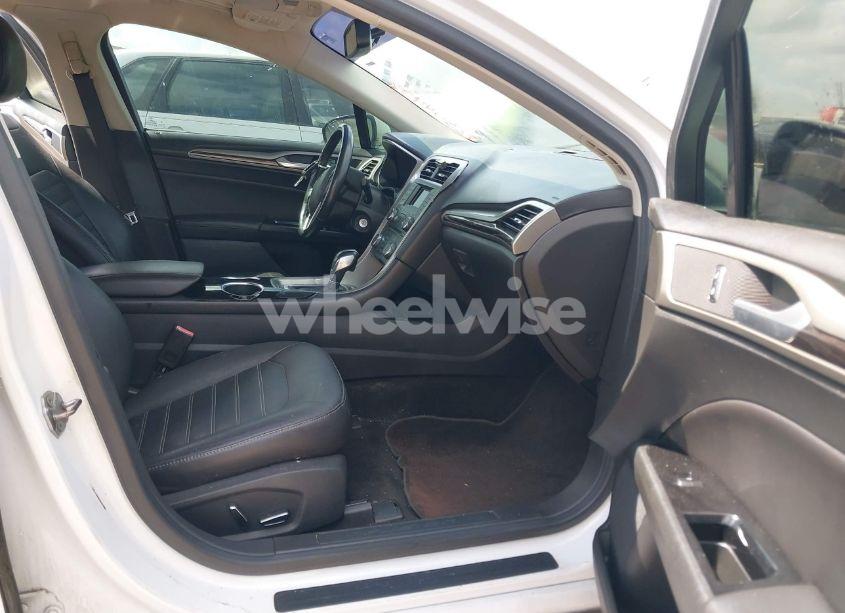 Photo 5 of 2013 Ford Fusion SE (VIN 3FA6P0HR1DR286767)