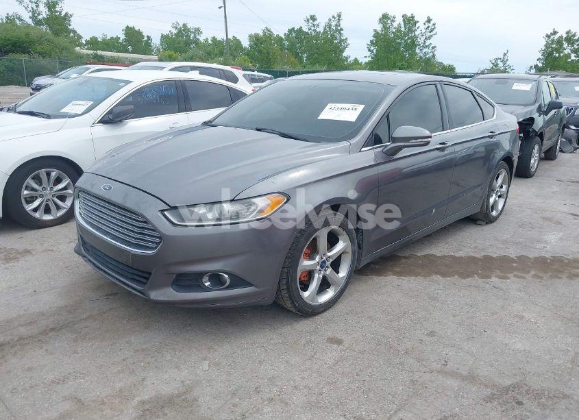 Photo 2 of 2013 Ford Fusion SE (VIN 3FA6P0HR1DR303082)