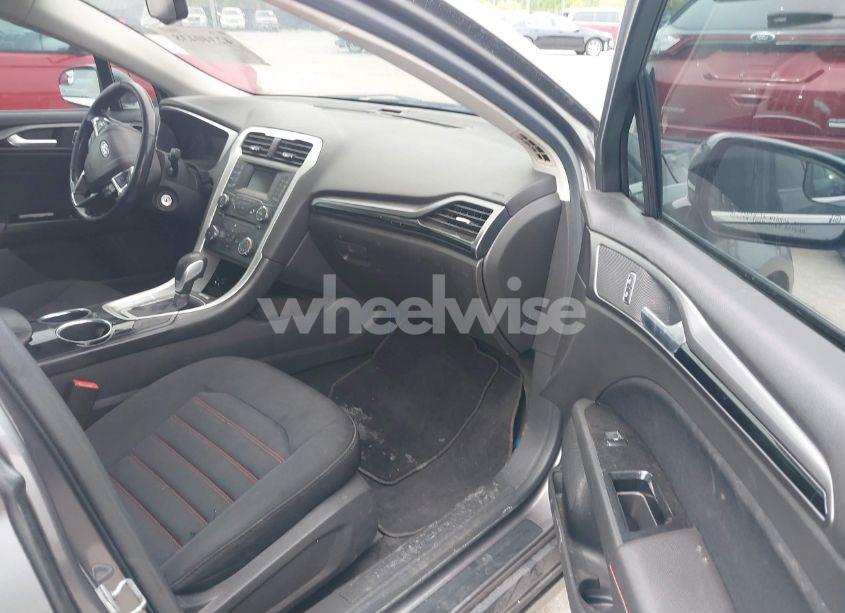 Photo 5 of 2013 Ford Fusion SE (VIN 3FA6P0HR1DR303082)