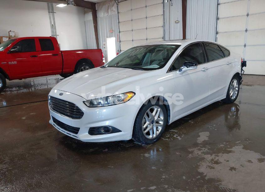 Photo 2 of 2013 Ford Fusion SE (VIN 3FA6P0HR1DR317287)