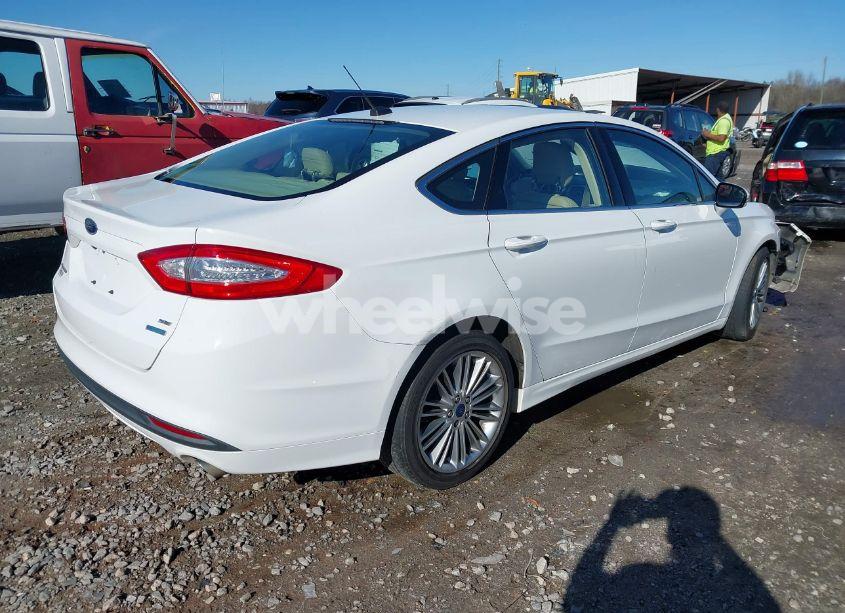 Photo 4 of 2013 Ford Fusion SE (VIN 3FA6P0HR1DR375576)