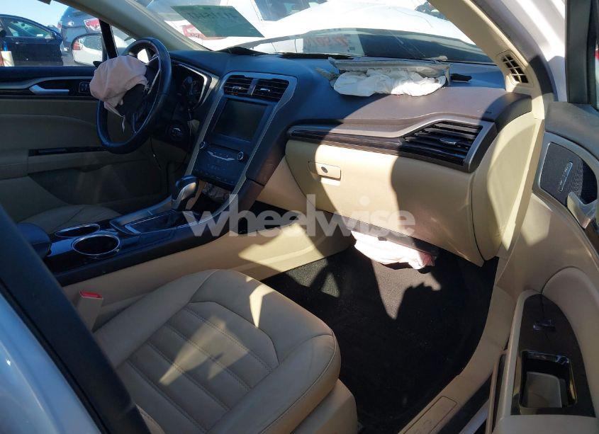 Photo 5 of 2013 Ford Fusion SE (VIN 3FA6P0HR1DR375576)