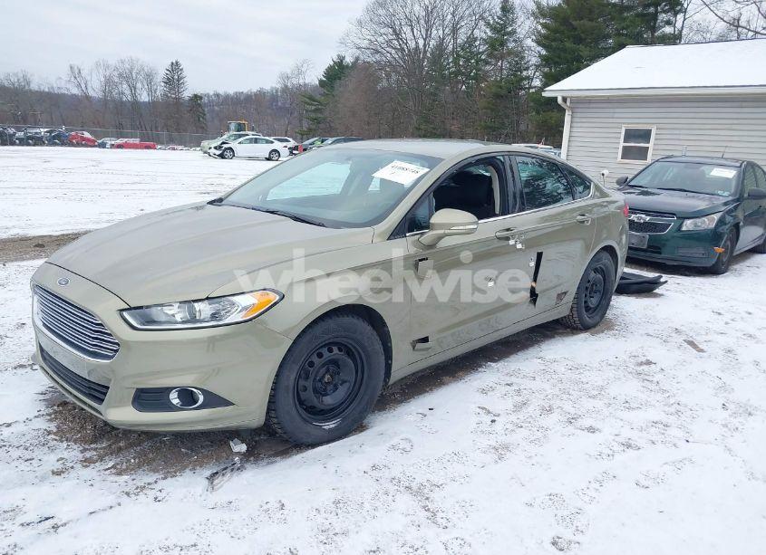 Photo 2 of 2013 Ford Fusion SE (VIN 3FA6P0HR2DR161650)