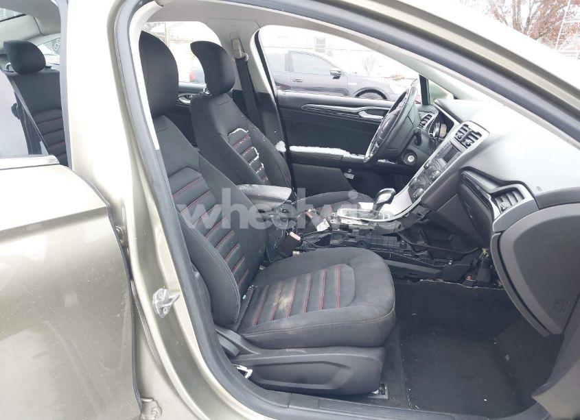 Photo 5 of 2013 Ford Fusion SE (VIN 3FA6P0HR2DR161650)