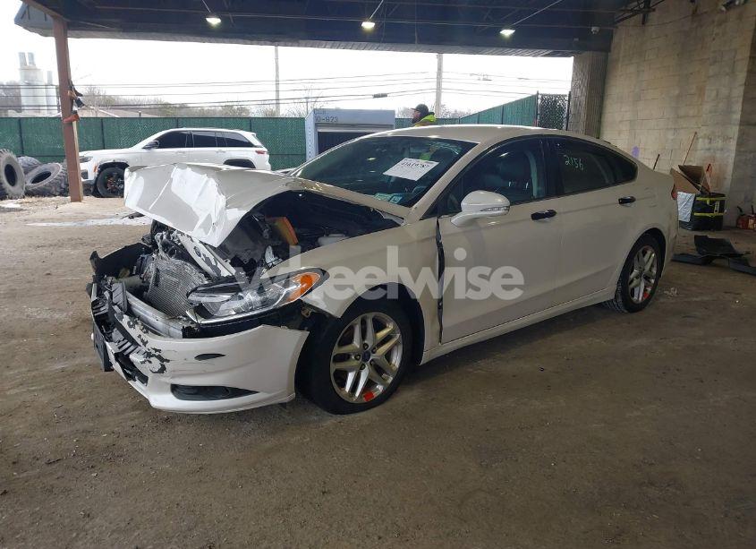 Photo 2 of 2013 Ford Fusion SE (VIN 3FA6P0HR2DR162216)