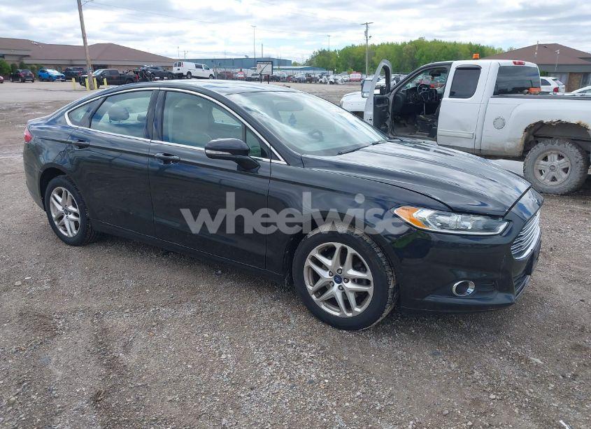 2013 Ford Fusion SE (VIN 3FA6P0HR2DR241420) main photo