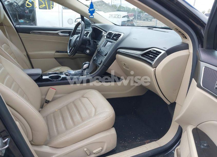 Photo 5 of 2013 Ford Fusion SE (VIN 3FA6P0HR2DR241420)