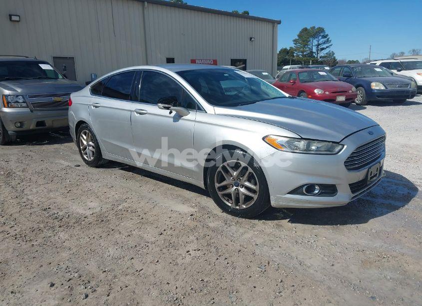 2013 Ford Fusion SE (VIN 3FA6P0HR2DR245421) main photo