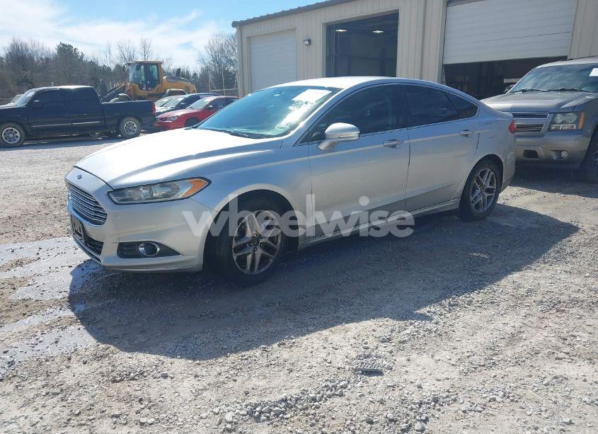 Photo 2 of 2013 Ford Fusion SE (VIN 3FA6P0HR2DR245421)