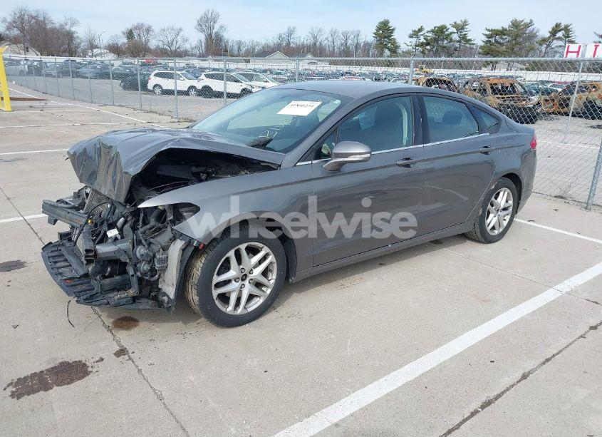 Photo 2 of 2013 Ford Fusion SE (VIN 3FA6P0HR2DR250053)