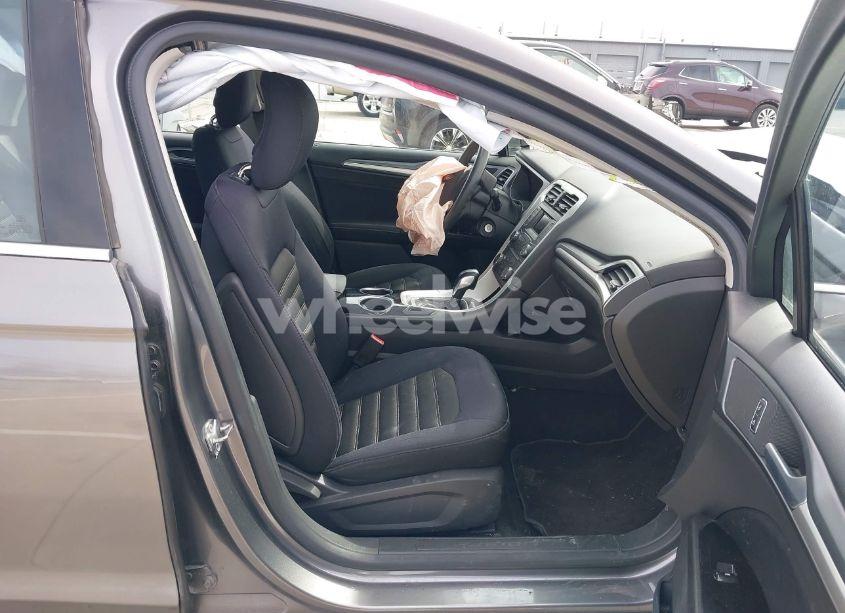 Photo 5 of 2013 Ford Fusion SE (VIN 3FA6P0HR2DR250053)