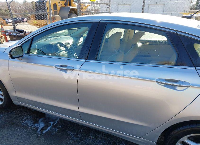 Photo 14 of 2013 Ford Fusion SE (VIN 3FA6P0HR2DR268097)