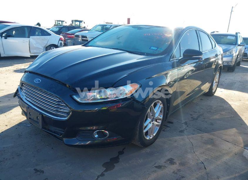 Photo 2 of 2013 Ford Fusion SE (VIN 3FA6P0HR2DR269427)