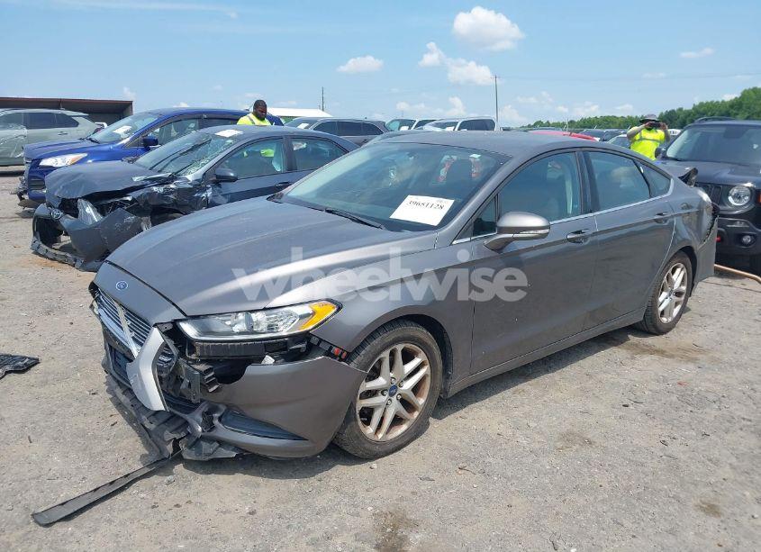 Photo 2 of 2013 Ford Fusion SE (VIN 3FA6P0HR2DR271341)