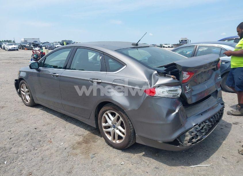 Photo 3 of 2013 Ford Fusion SE (VIN 3FA6P0HR2DR271341)