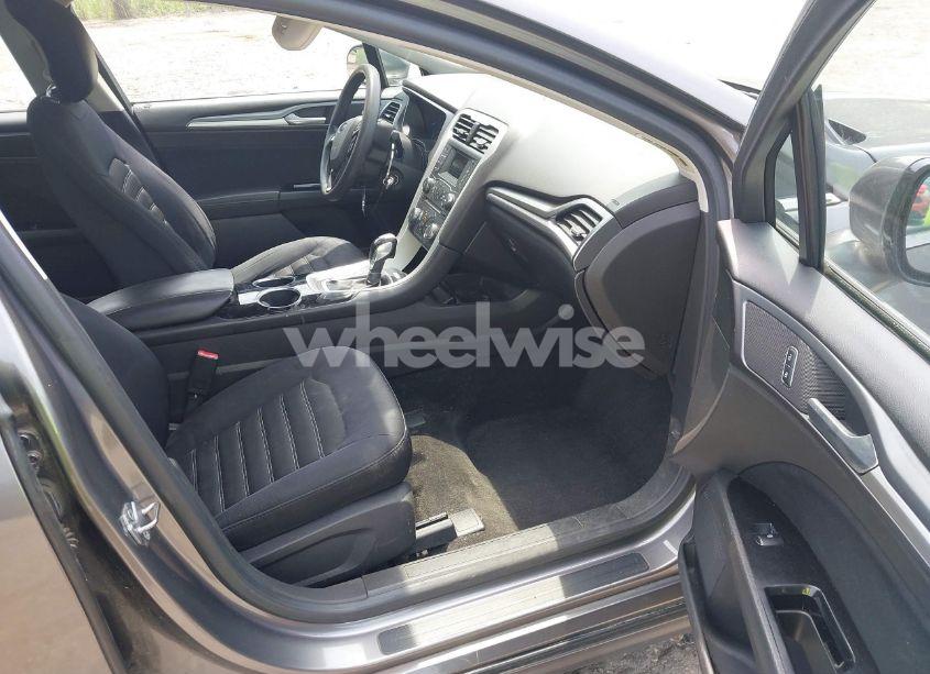 Photo 5 of 2013 Ford Fusion SE (VIN 3FA6P0HR2DR271341)