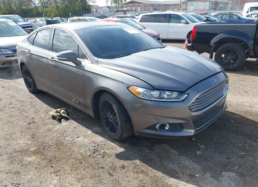 2013 Ford Fusion SE (VIN 3FA6P0HR2DR271422) main photo