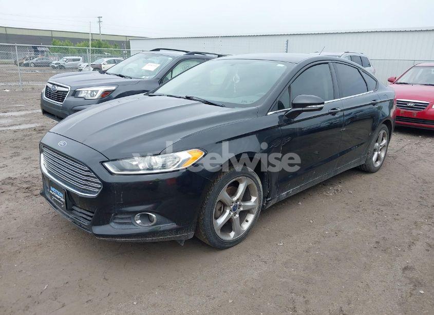 Photo 2 of 2013 Ford Fusion SE (VIN 3FA6P0HR2DR321476)