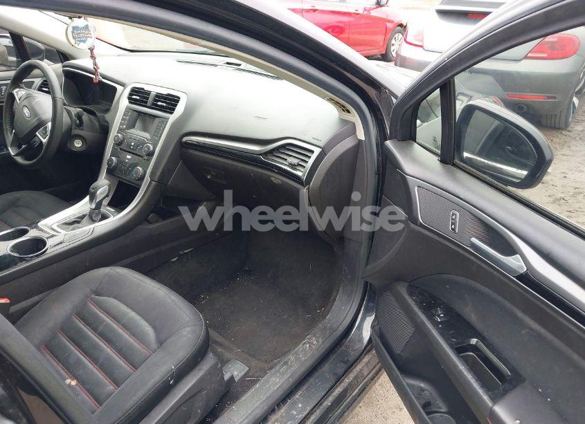 Photo 5 of 2013 Ford Fusion SE (VIN 3FA6P0HR2DR321476)