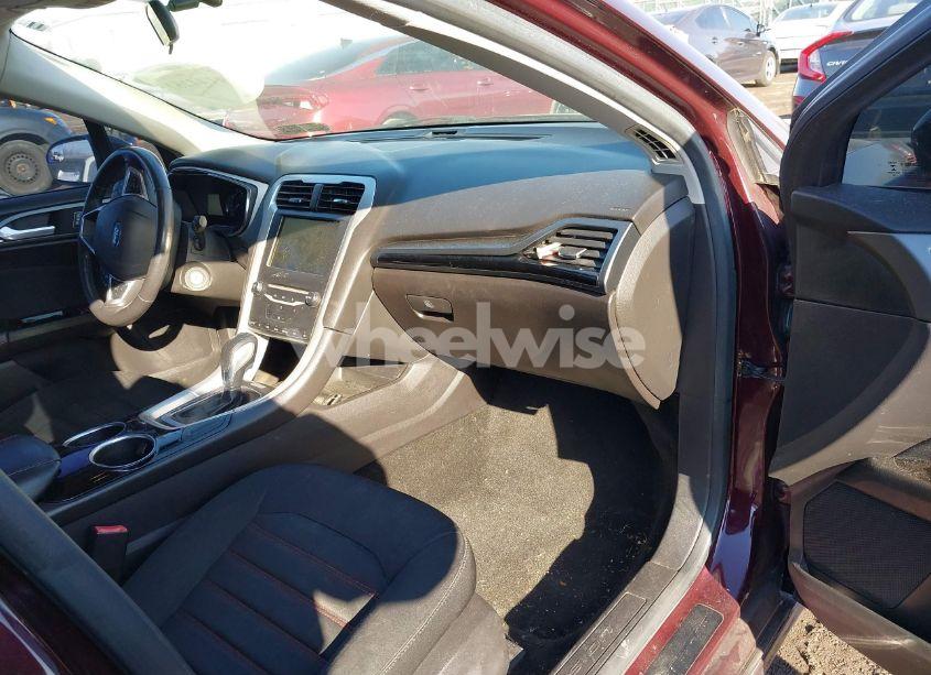 Photo 5 of 2013 Ford Fusion SE (VIN 3FA6P0HR2DR381676)