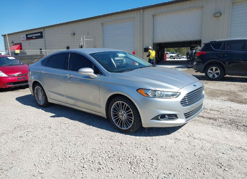 2013 Ford Fusion SE (VIN 3FA6P0HR2DR388014) main photo
