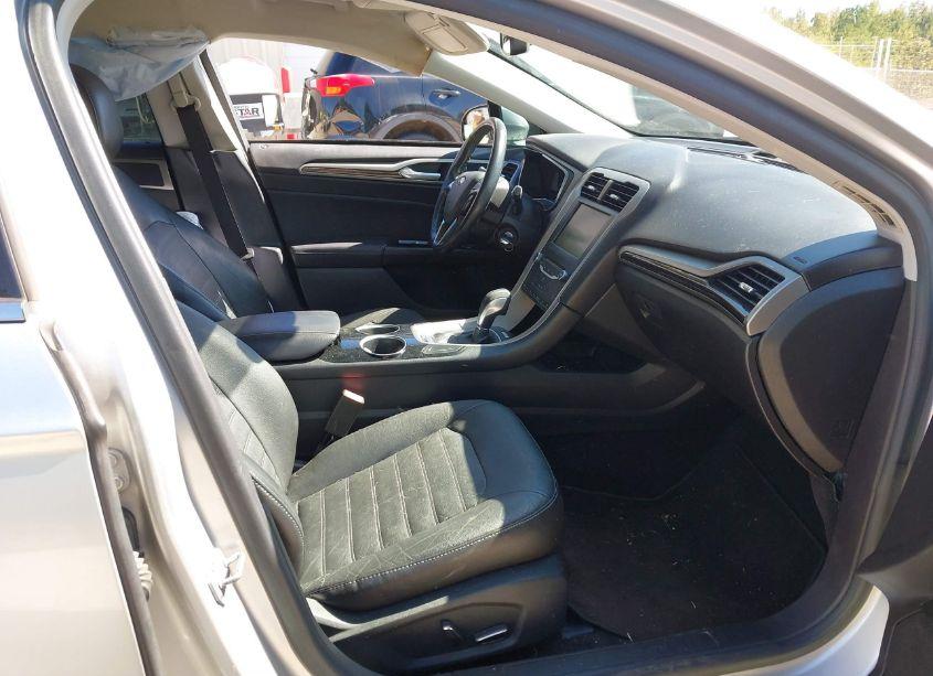 Photo 5 of 2013 Ford Fusion SE (VIN 3FA6P0HR2DR388014)