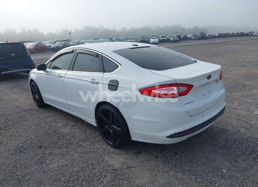 Photo 3 of 2013 Ford Fusion SE (VIN 3FA6P0HR3DR130858)