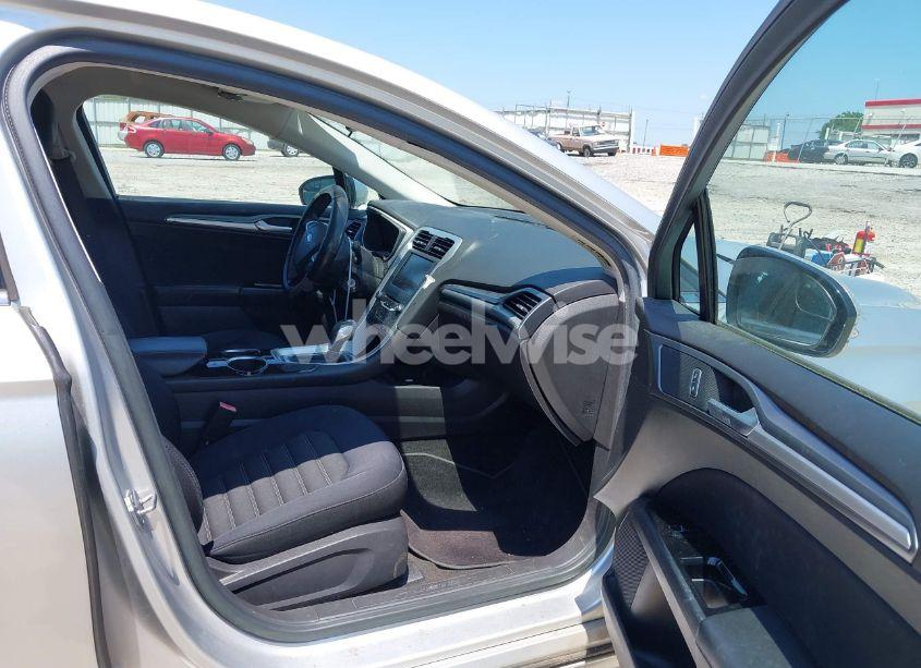 Photo 5 of 2013 Ford Fusion SE (VIN 3FA6P0HR3DR131573)