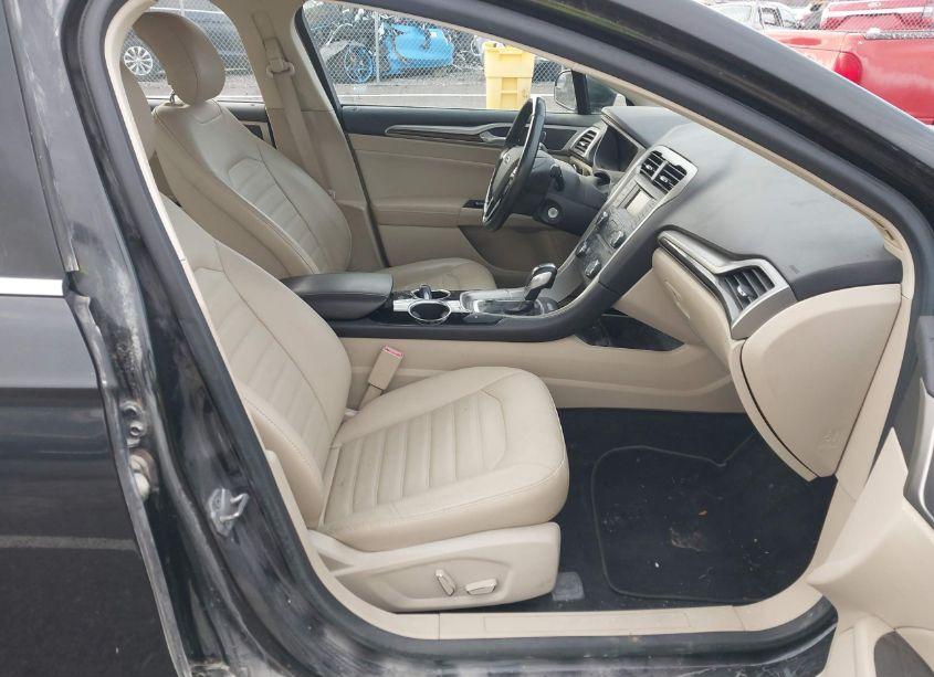 Photo 5 of 2013 Ford Fusion SE (VIN 3FA6P0HR3DR185326)