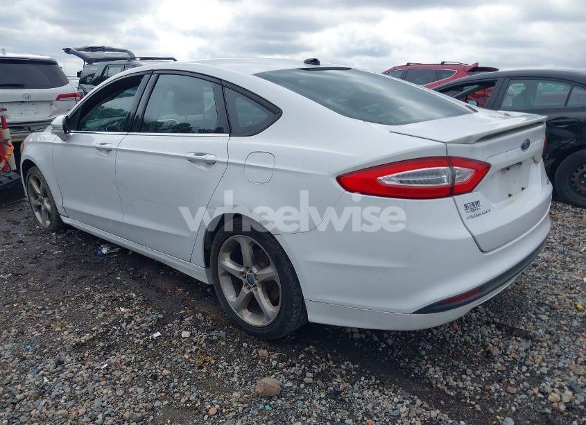 Photo 3 of 2013 Ford Fusion SE (VIN 3FA6P0HR3DR188372)