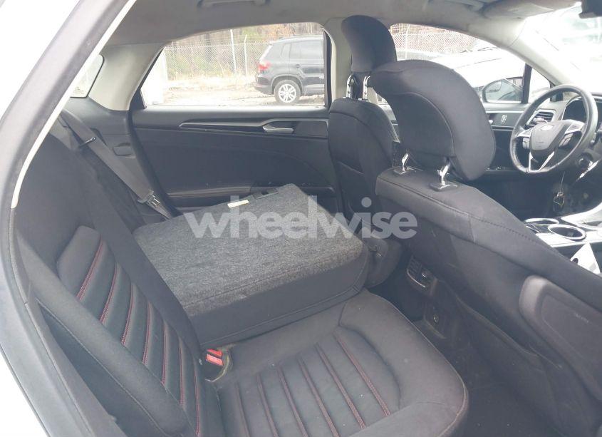 Photo 8 of 2013 Ford Fusion SE (VIN 3FA6P0HR3DR188372)