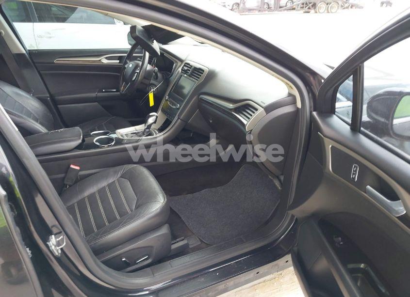 Photo 5 of 2013 Ford Fusion SE (VIN 3FA6P0HR3DR288262)