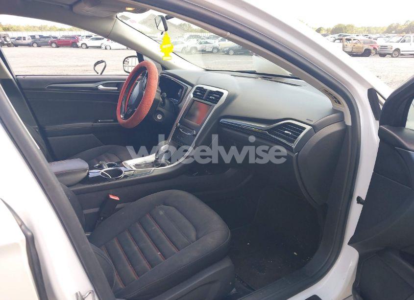 Photo 5 of 2013 Ford Fusion SE (VIN 3FA6P0HR3DR295454)