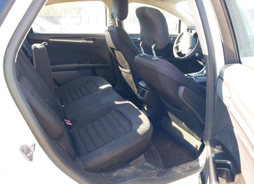 Photo 8 of 2013 Ford Fusion SE (VIN 3FA6P0HR3DR374431)