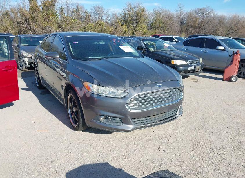 2013 Ford Fusion SE (VIN 3FA6P0HR4DR112921) main photo