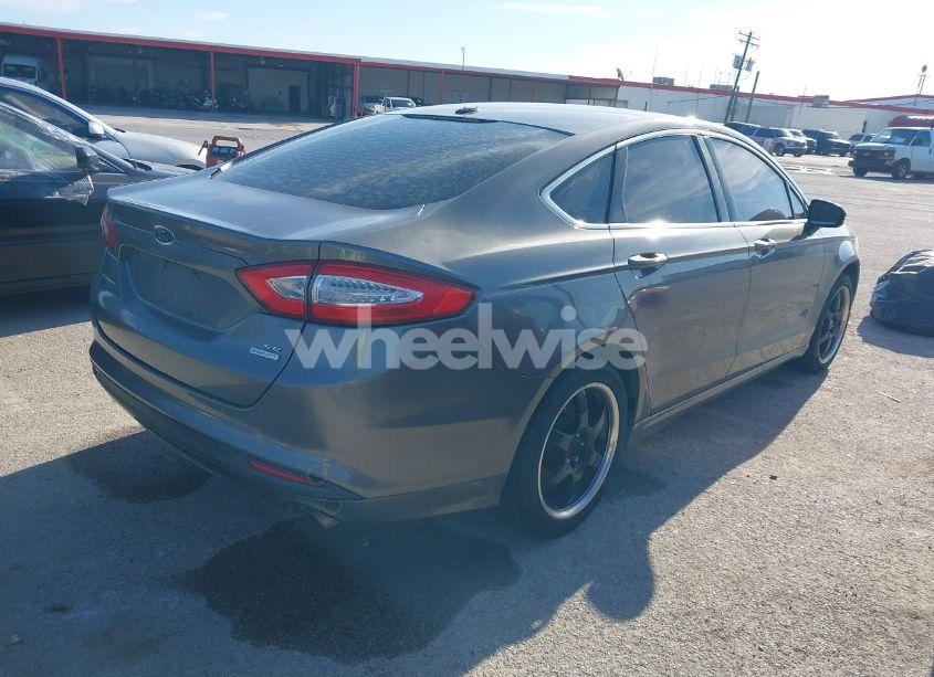 Photo 4 of 2013 Ford Fusion SE (VIN 3FA6P0HR4DR112921)