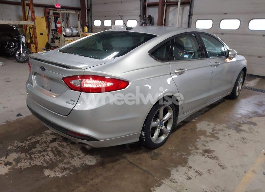 Photo 4 of 2013 Ford Fusion SE (VIN 3FA6P0HR4DR113888)