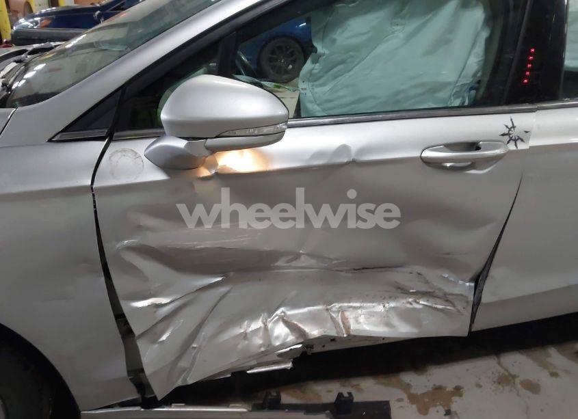 Photo 6 of 2013 Ford Fusion SE (VIN 3FA6P0HR4DR113888)