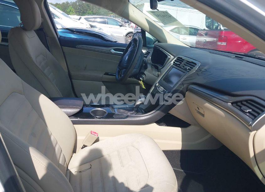 Photo 5 of 2013 Ford Fusion SE (VIN 3FA6P0HR4DR130772)