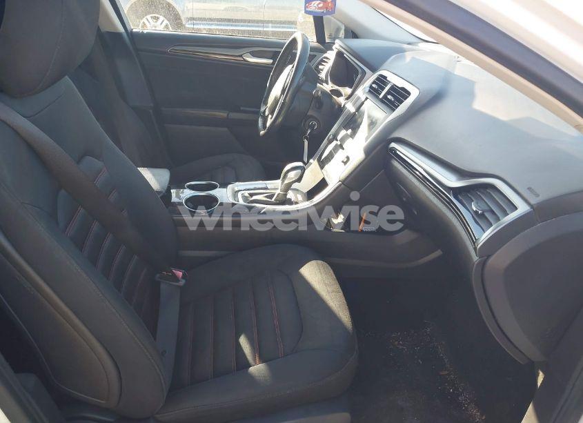 Photo 5 of 2013 Ford Fusion SE (VIN 3FA6P0HR4DR131114)