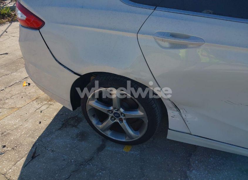 Photo 6 of 2013 Ford Fusion SE (VIN 3FA6P0HR4DR131114)