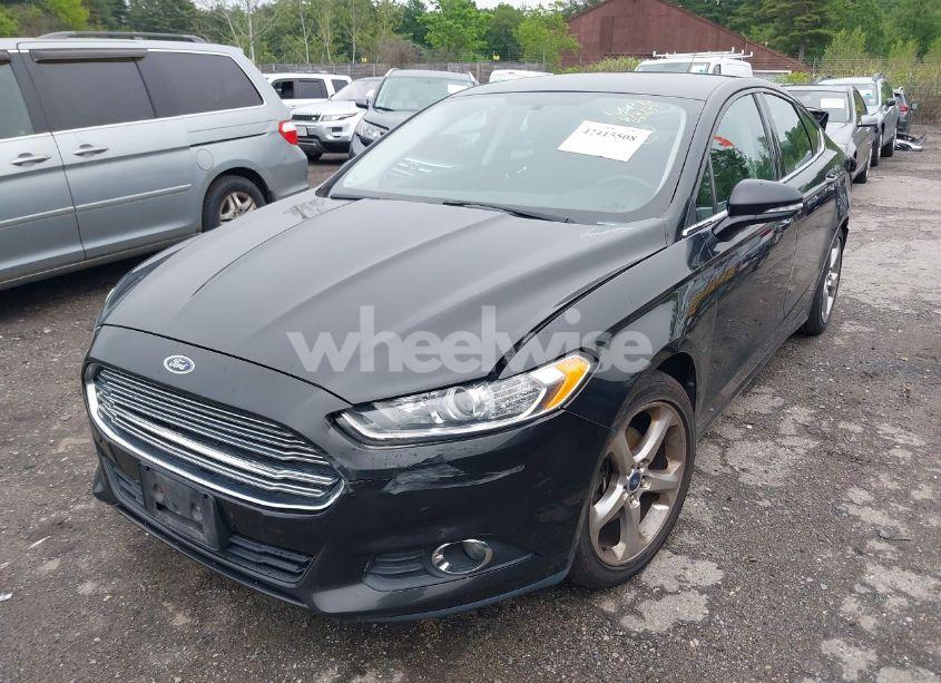 Photo 2 of 2013 Ford Fusion SE (VIN 3FA6P0HR4DR160290)